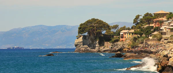 Panoramiczny widok na recco popularnego kurortu turystycznego. — Zdjęcie stockowe