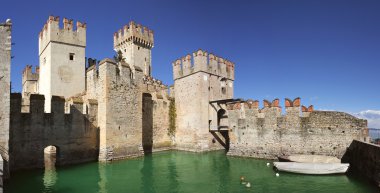 Sirmione'da antik sur.