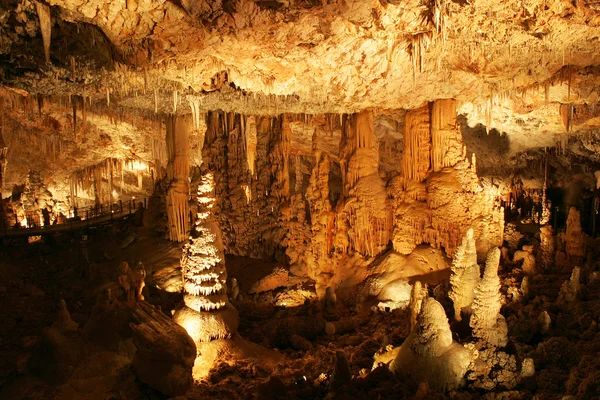 Peșteră stalactită . — Fotografie, imagine de stoc