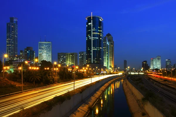 Vista noturna em Tel Aviv . — Fotografia de Stock