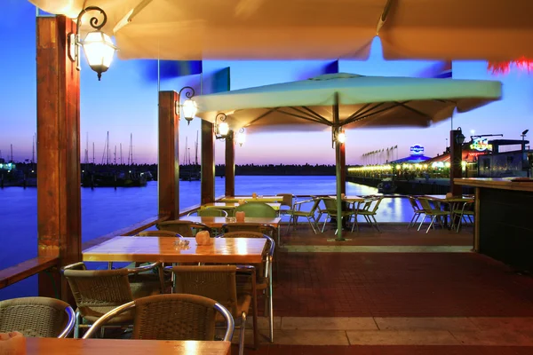 Restaurant op marina. — Stockfoto