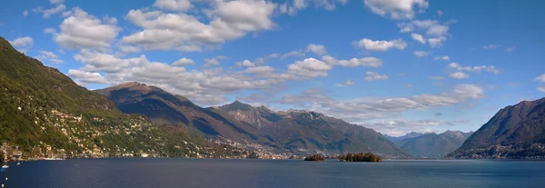 Panoramisch zicht op Lago maggiore. — Stockfoto