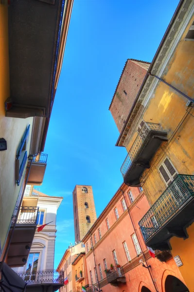 Gamla stan av alba, Italien. — Stockfoto