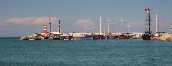 Marina em Kemer, Turquia . — Fotografia de Stock