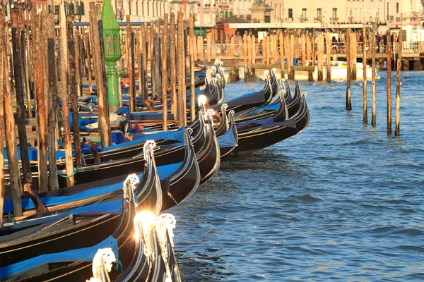 Gondoler på Grand Canal. — Stockfoto