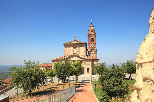 Oude kerk in diano d'alba, Italië. — Stockfoto