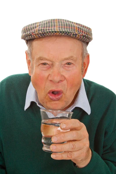 Manlig senior dricksvatten — Stockfoto