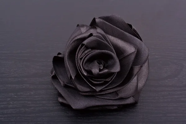 Černý satén růže — Stock fotografie