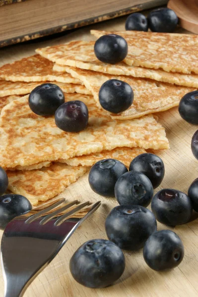 Some home made pancakes with fresh blueberries — Stock Photo, Image