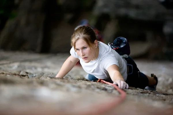 女性登山家 — ストック写真
