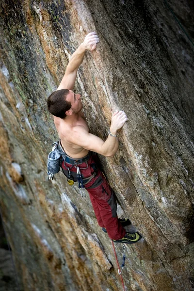 Scalatore di roccia maschio — Foto Stock