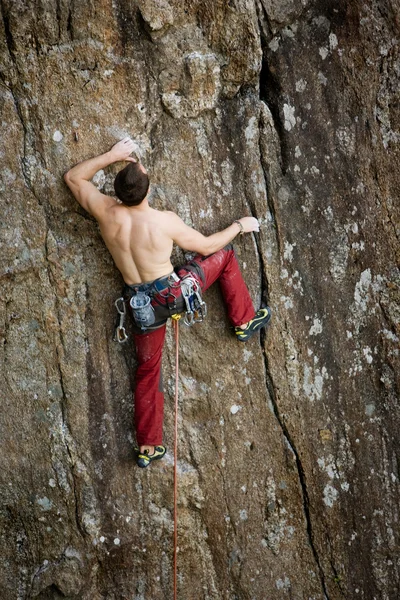 Männlicher Kletterer — Stockfoto