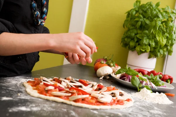 Πίτσα σπιτικό ιταλικό στυλ — Φωτογραφία Αρχείου