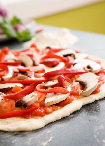 Hausgemachte Pizza Detail — Stockfoto