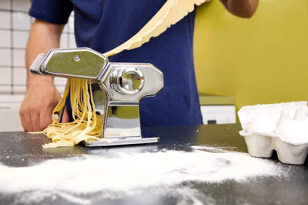 Making Fettuccine — Stock Photo, Image