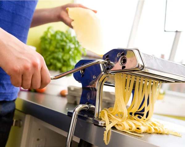 Hemlagad pasta fettuccine detalj — Stockfoto
