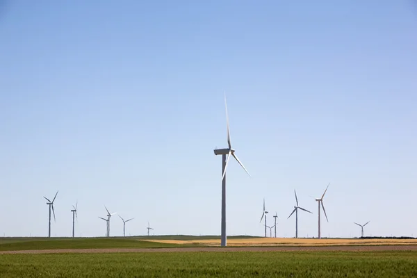 Ferma de turbine eoliene — Fotografie, imagine de stoc