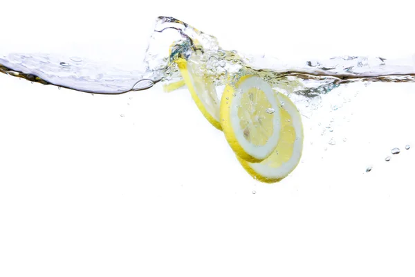 Lemon irisan dan air — Stok Foto