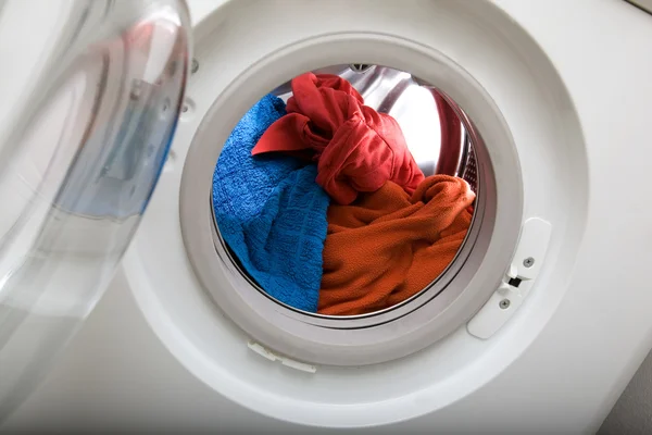 负荷的洗衣 — 图库照片