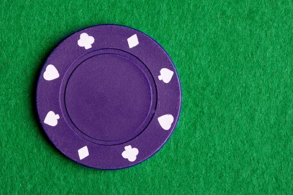 Mor poker chip — Stok fotoğraf