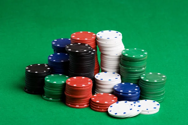 Стек фишек для покера — стоковое фото