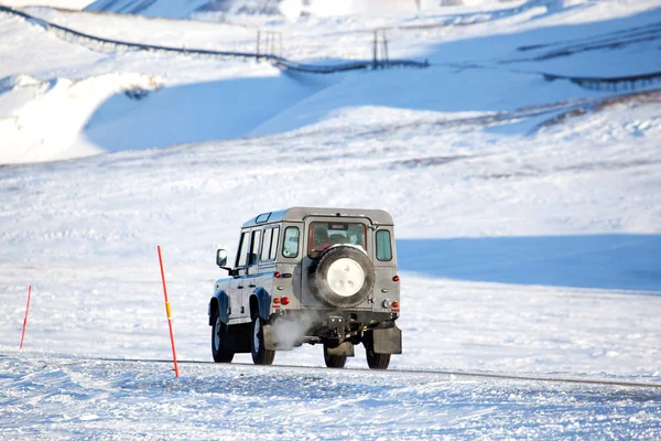 冬季极端卡车 — 图库照片
