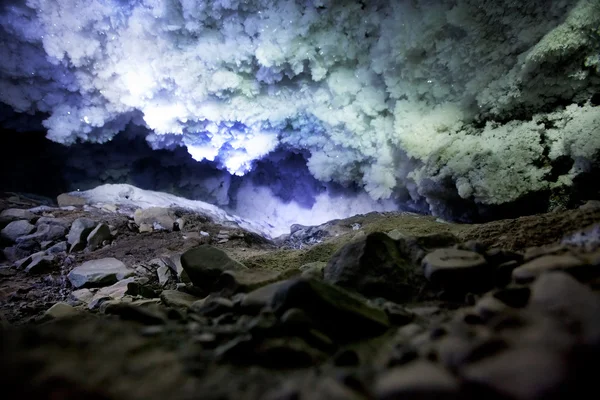 Крижану печеру — стокове фото