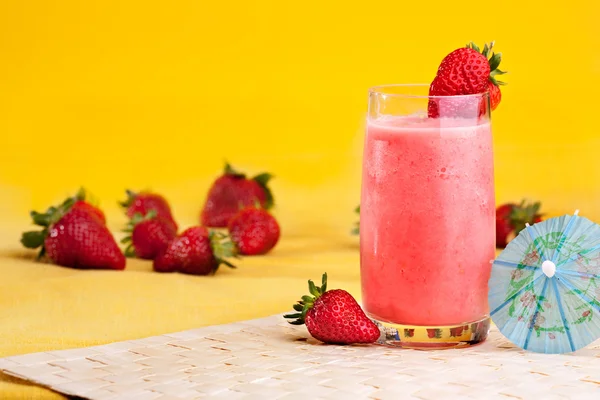 Bebida de verão de morango — Fotografia de Stock