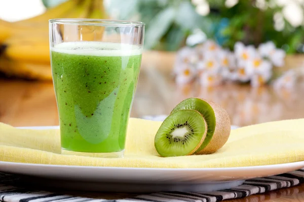 Kiwi gyümölcs ital — Stock Fotó