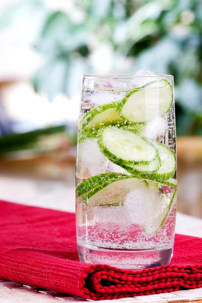 Sparkling Cucumber Water — Stock Photo, Image