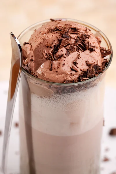 Latte al cioccolato galleggiante — Foto Stock