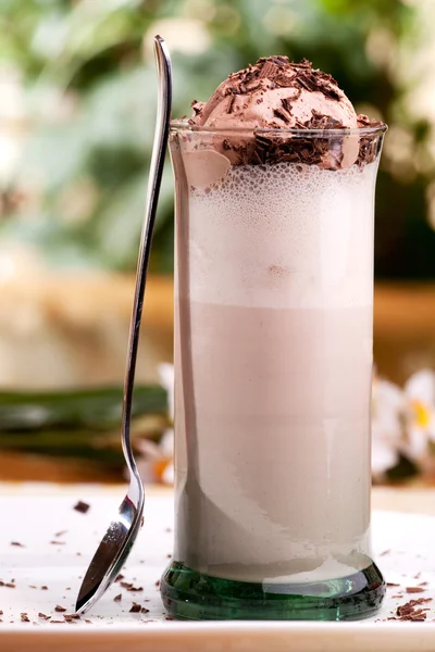 チョコレート ミルクの浮遊物 — ストック写真