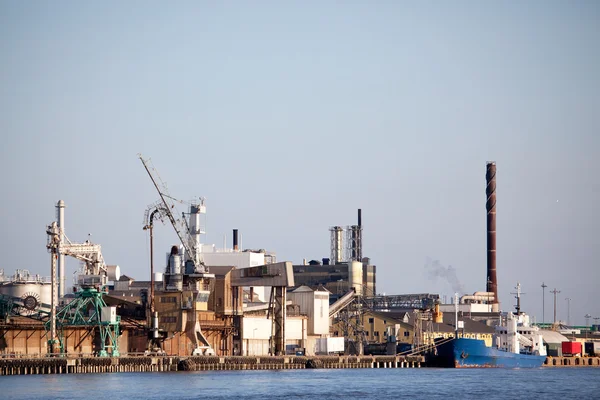 Endüstriyel nakliye dock — Stok fotoğraf