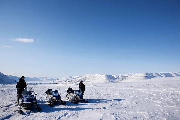 Snowmobile Paisaje de invierno —  Fotos de Stock