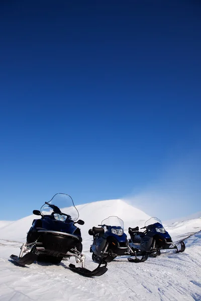 Motos de nieve — Foto de Stock