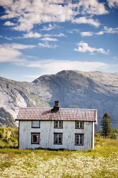 Mountain house — Stockfoto