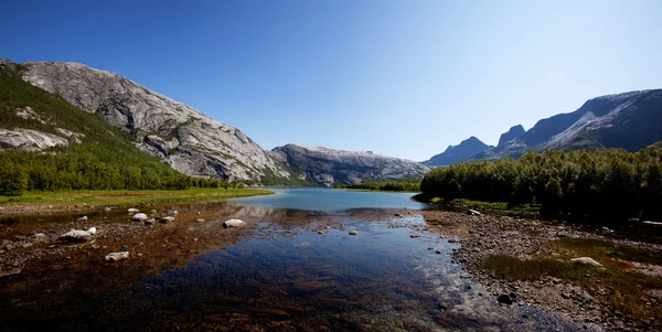Noruega Lago Paisagem — Fotografia de Stock