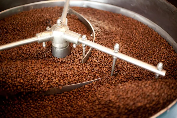 Обсмаження кавових зерен — стокове фото