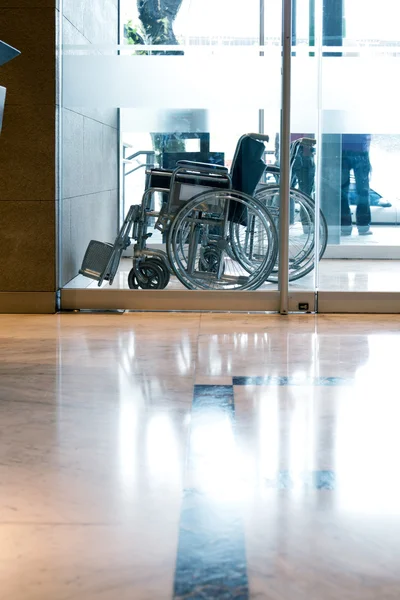 Tekerlekli sandalyede Resepsiyon girişi — Stok fotoğraf