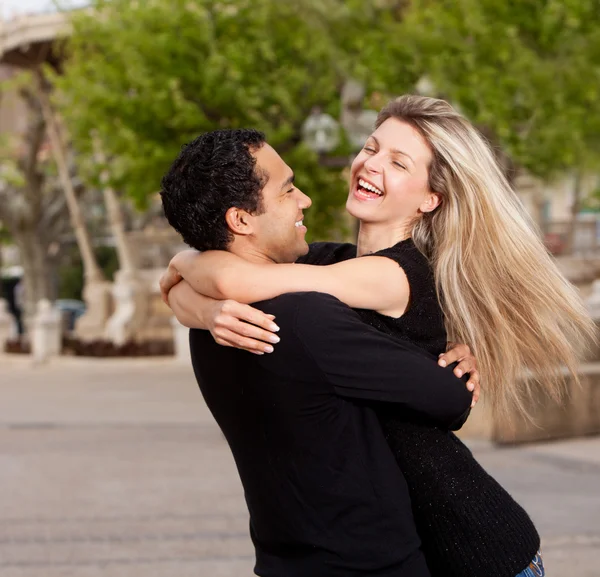 Lyckliga glada paret — Stockfoto