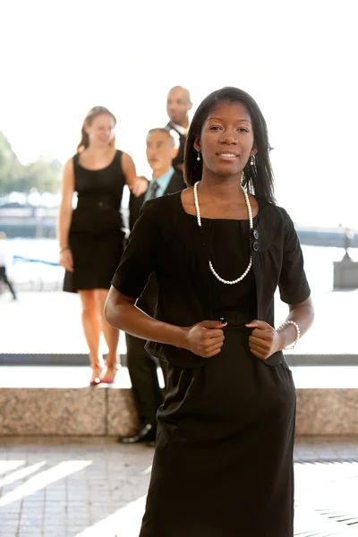 有吸引力的非洲裔美国商业的女人 — 图库照片#