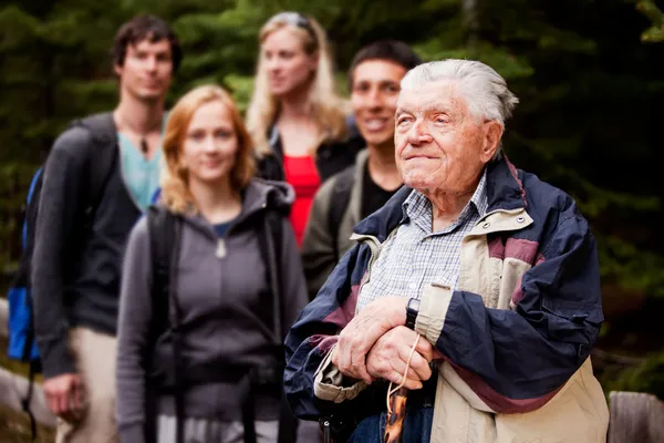 Anciano hombre guía turístico — Foto de Stock