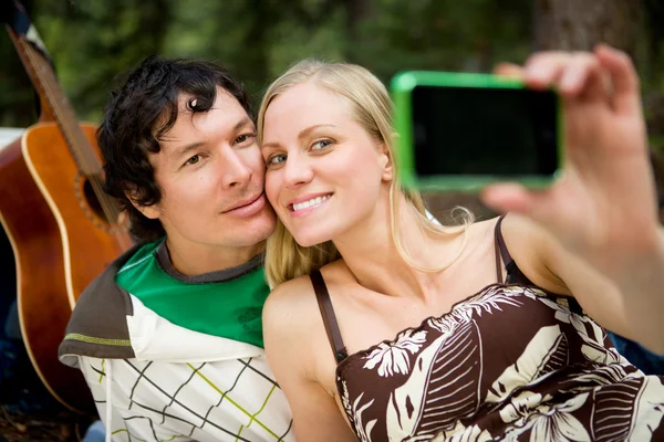Lyckliga paret självporträtt — Stockfoto