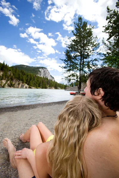 Couple détendre à Banff — Photo