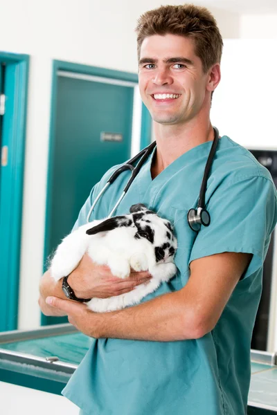 Retrato de veterinario masculino — Foto de Stock