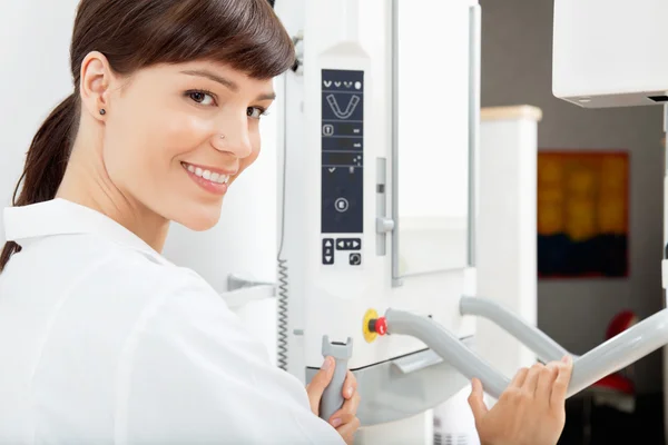 Urządzenie rentgenowskie stomatologiczne panoramiczne — Zdjęcie stockowe