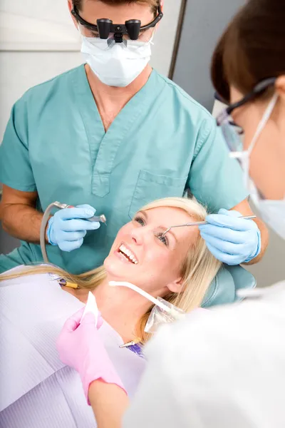 牙科医生病人 — 图库照片