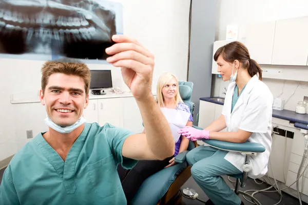 Zahnarzt Zähne röntgen — Stockfoto