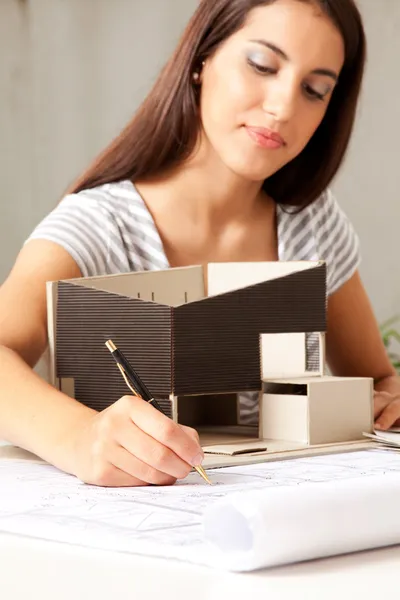 Young Female Architect with Model house — Stock Photo, Image