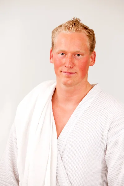 穿浴袍的男人的肖像 — 图库照片